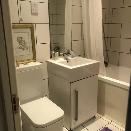 Room And Private Bathroom In The Whitehouse Londres Extérieur photo